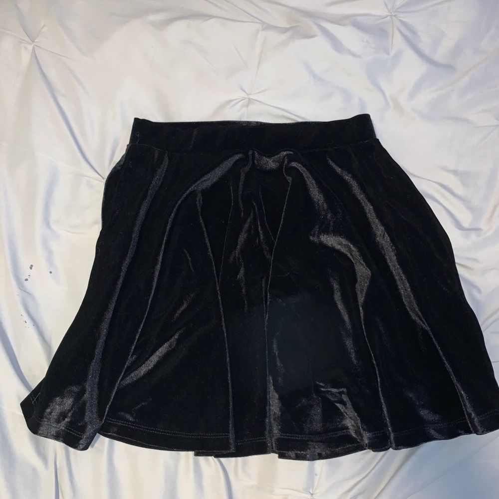 Black skater skirt